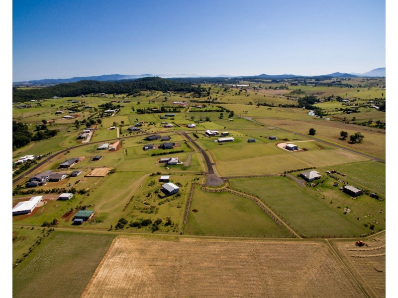 2 Jessica Road, Peeramon QLD 4885