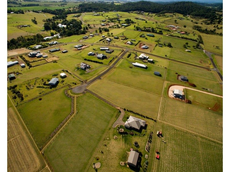 2 Jessica Road, Peeramon QLD 4885