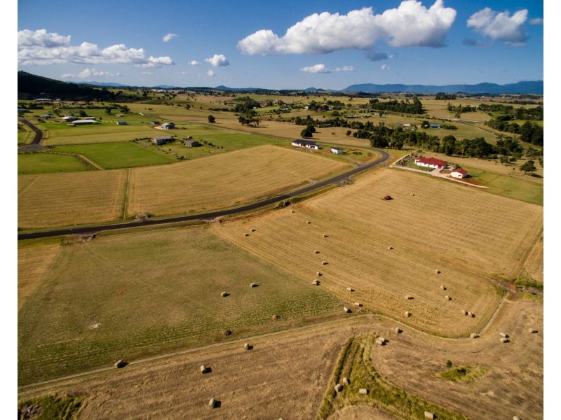 2 Jessica Road, Peeramon QLD 4885