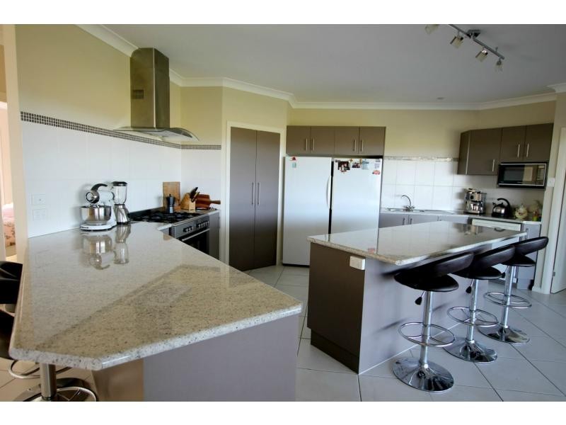 Tinaroo QLD 4872