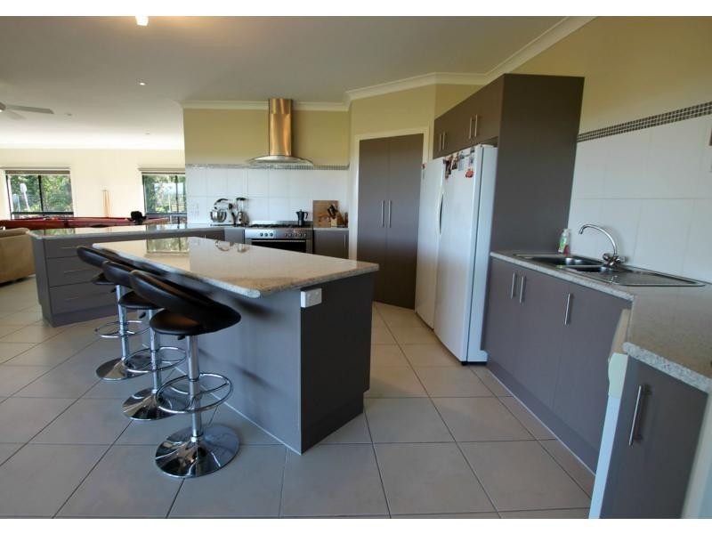 Tinaroo QLD 4872