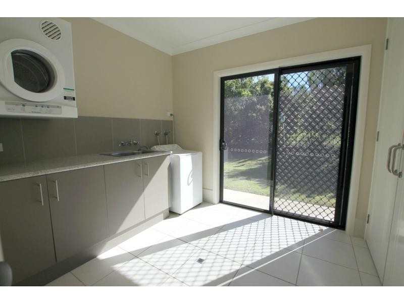 Tinaroo QLD 4872