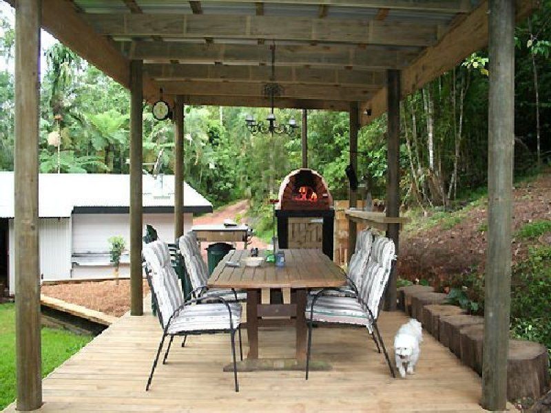 1 Eacham Close, Lake Eacham QLD 4884