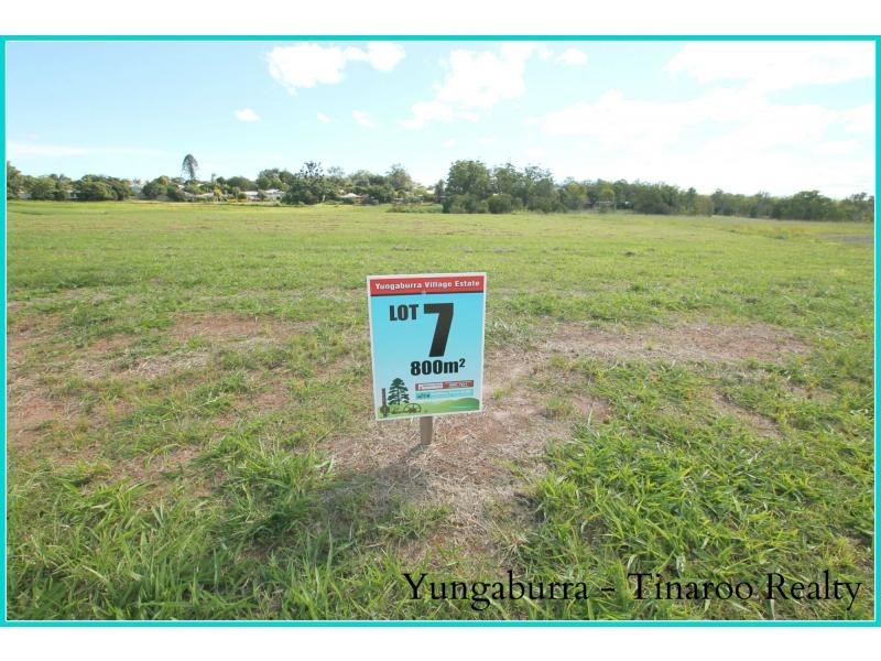7 Rankine Avenue, Yungaburra QLD 4884