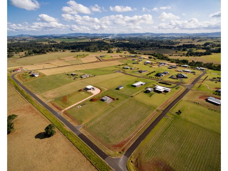 48 Angelitia Close St, Peeramon QLD 4885
