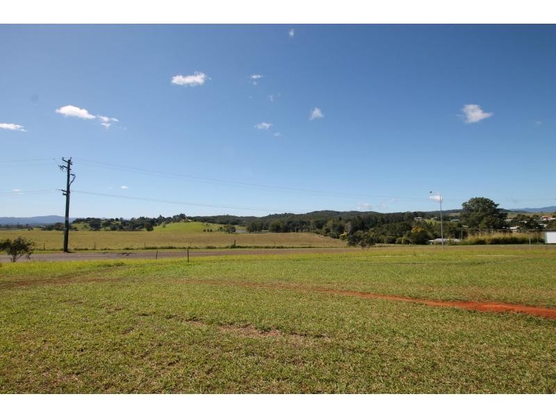 19 Williams Avenue, Yungaburra QLD 4884