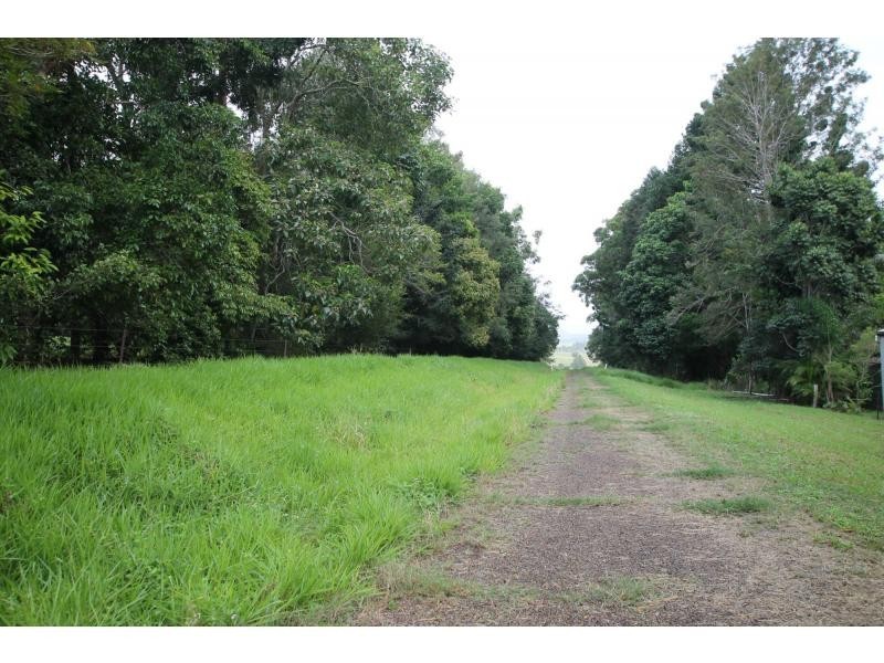 8 McLean Road, Yungaburra QLD 4884