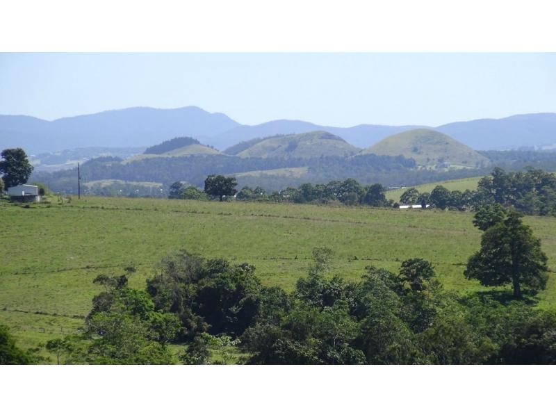 8 McLean Road, Yungaburra QLD 4884