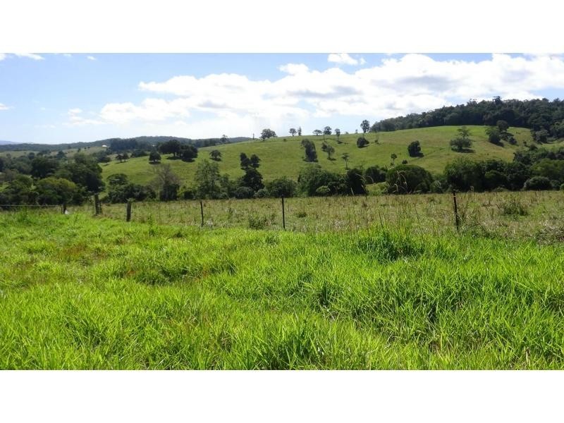 8 McLean Road, Yungaburra QLD 4884