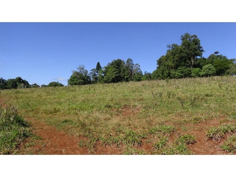 8 McLean Road, Yungaburra QLD 4884