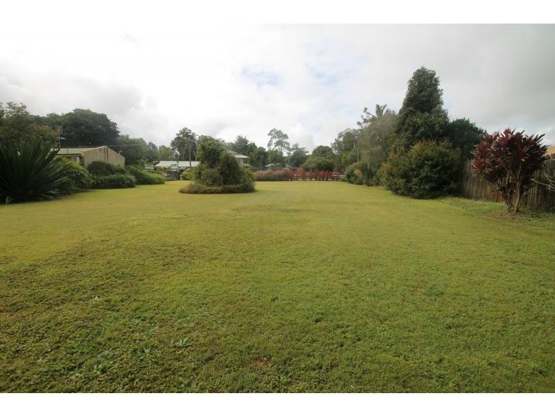 30 Gillies Highway, Yungaburra QLD 4884