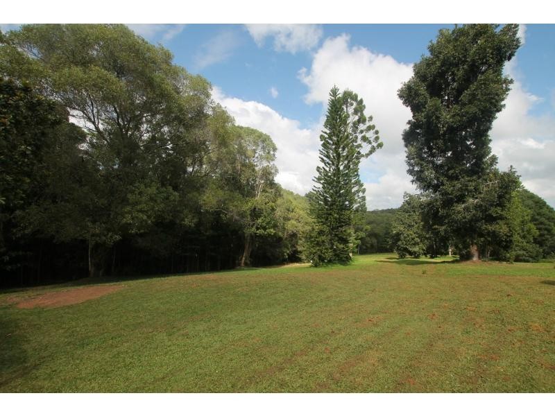 Lake Eacham QLD 4884