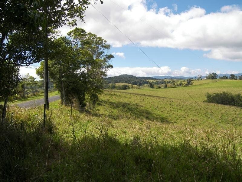 4 Lloyd Road, Yungaburra QLD 4884