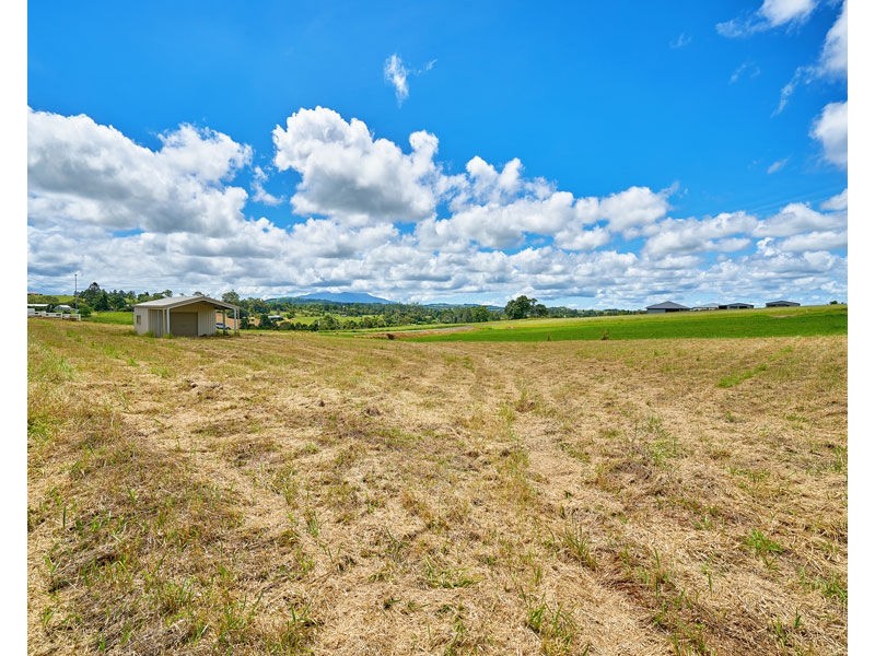 6 Jessica Road St, Yungaburra QLD 4884