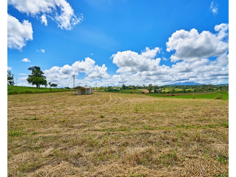 6 Jessica Road St, Yungaburra QLD 4884