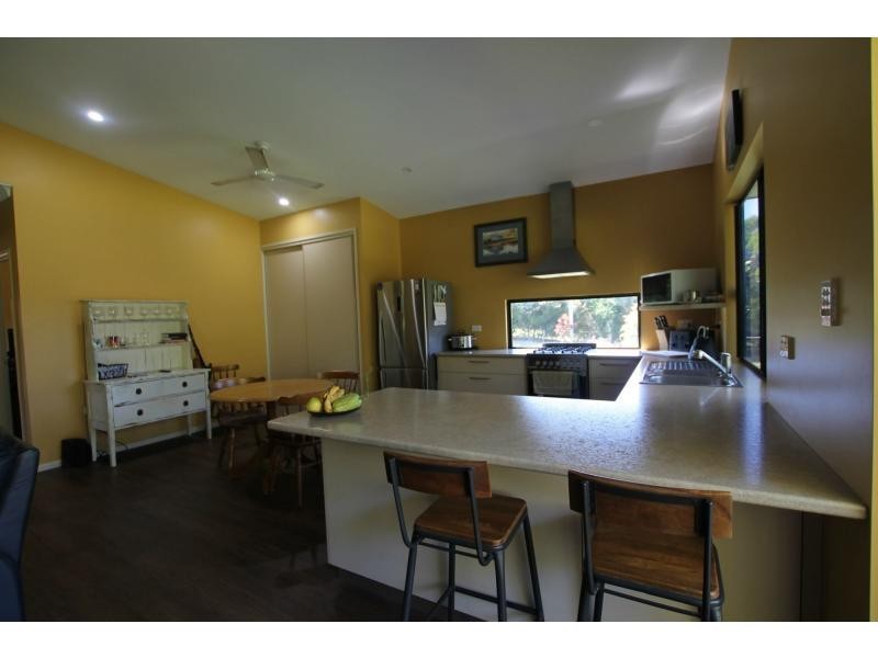 Lake Eacham QLD 4884