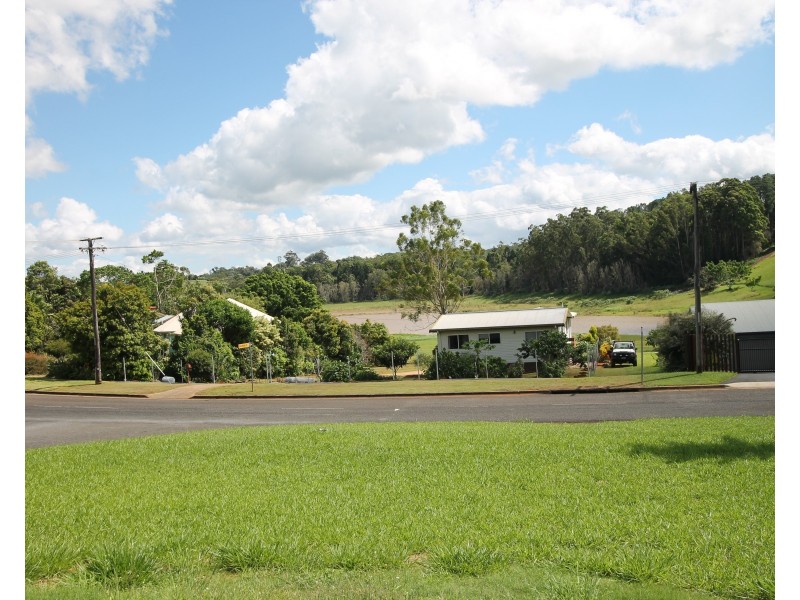 Yungaburra QLD 4884