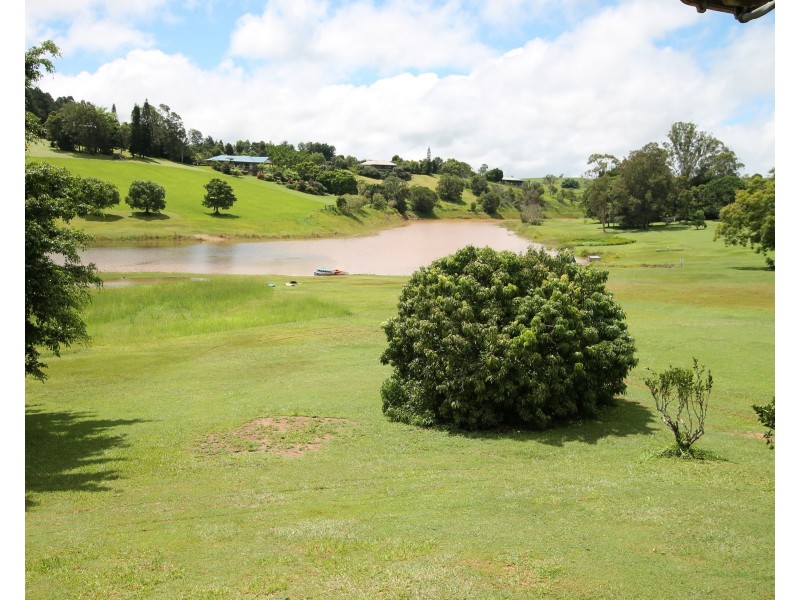 18 Oleander Dr, Yungaburra QLD 4884
