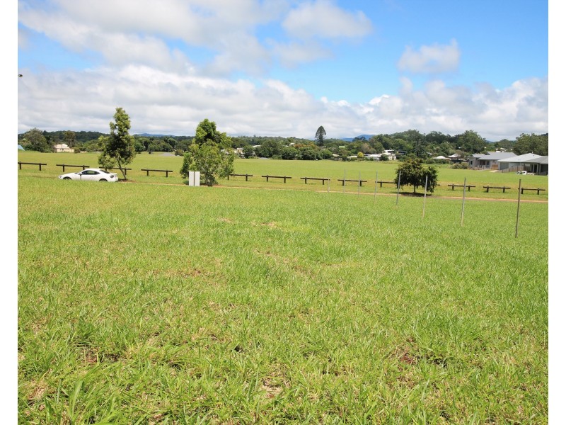 4 Wensley Avenue, Yungaburra QLD 4884