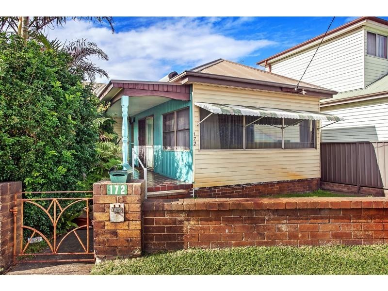 172 Fullerton Street, Stockton NSW 2295