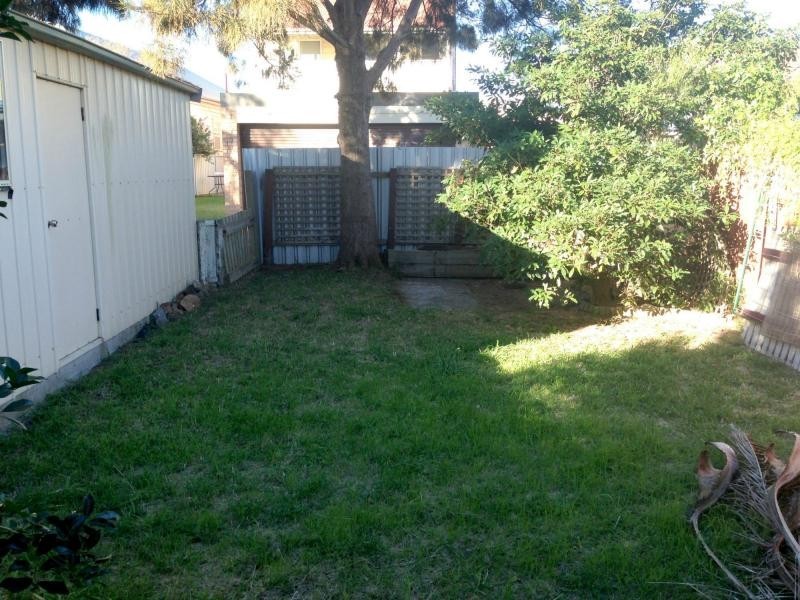 8 William Street, Stockton NSW 2295