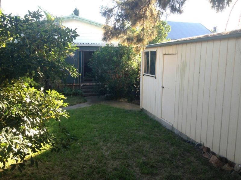 8 William Street, Stockton NSW 2295