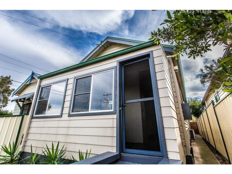 30 Monmouth Street, Stockton NSW 2295
