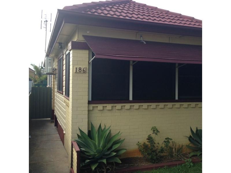 186 Douglas Street, Stockton NSW 2295