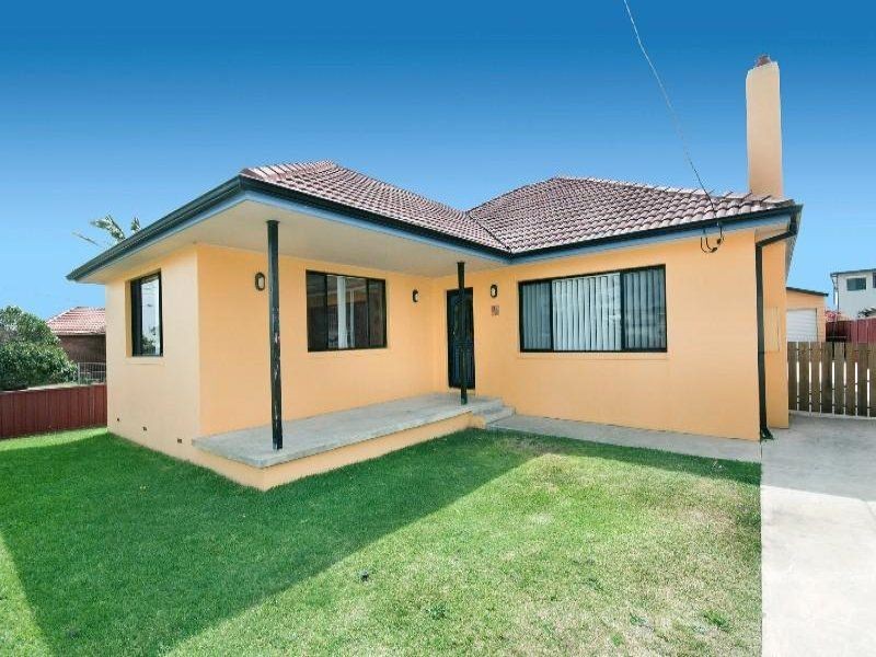 12 Flint Street, Stockton NSW 2295