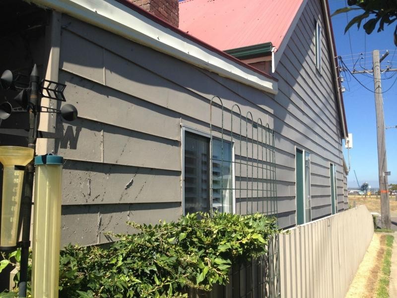 76 Fullerton Street, Stockton NSW 2295