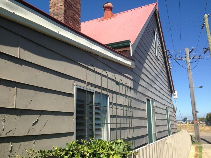 76 Fullerton Street, Stockton NSW 2295