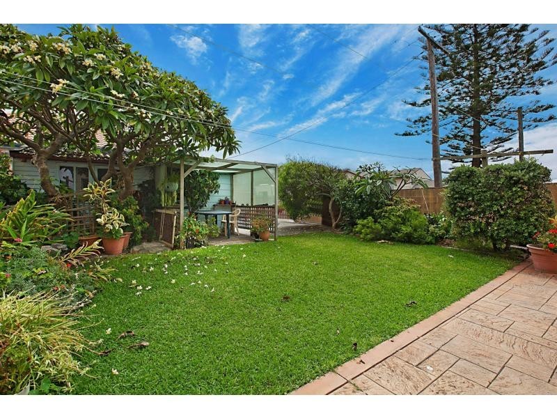 209 Mitchell Street, Stockton NSW 2295