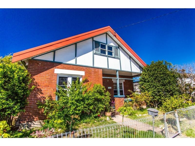 25 Queen Street, Stockton NSW 2295