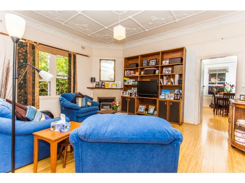 25 Queen Street, Stockton NSW 2295