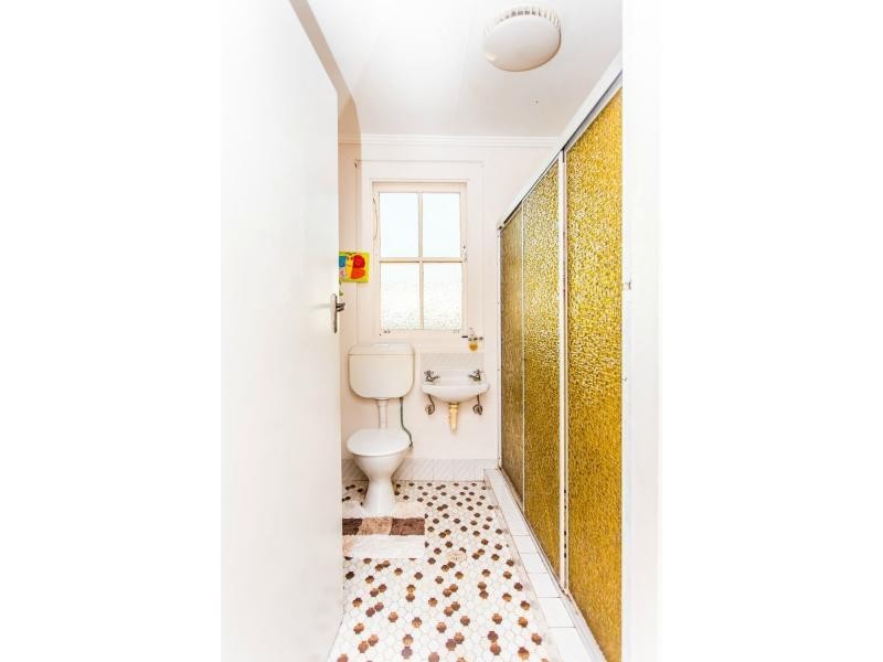 25 Queen Street, Stockton NSW 2295