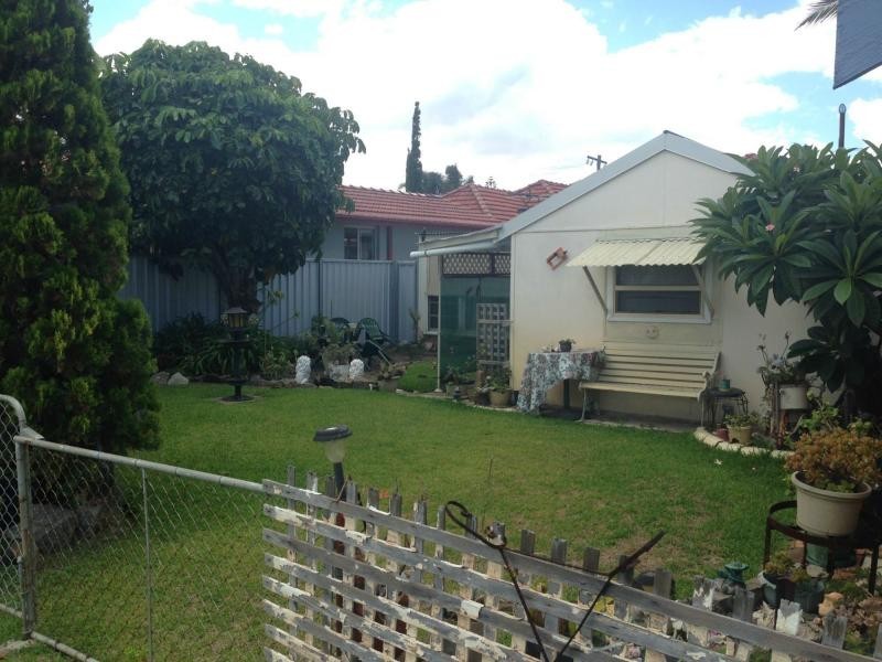 65 Fullerton Street, Stockton NSW 2295