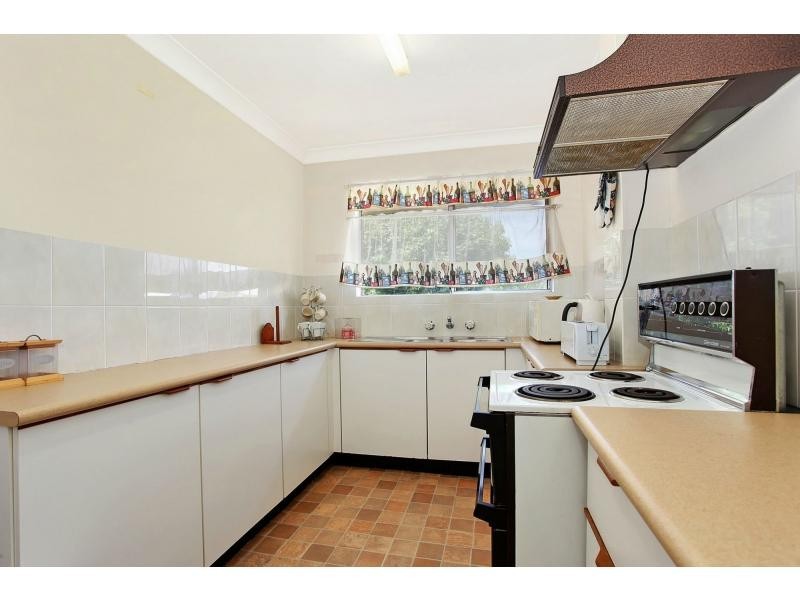 82 Maitland Street, Stockton NSW 2295