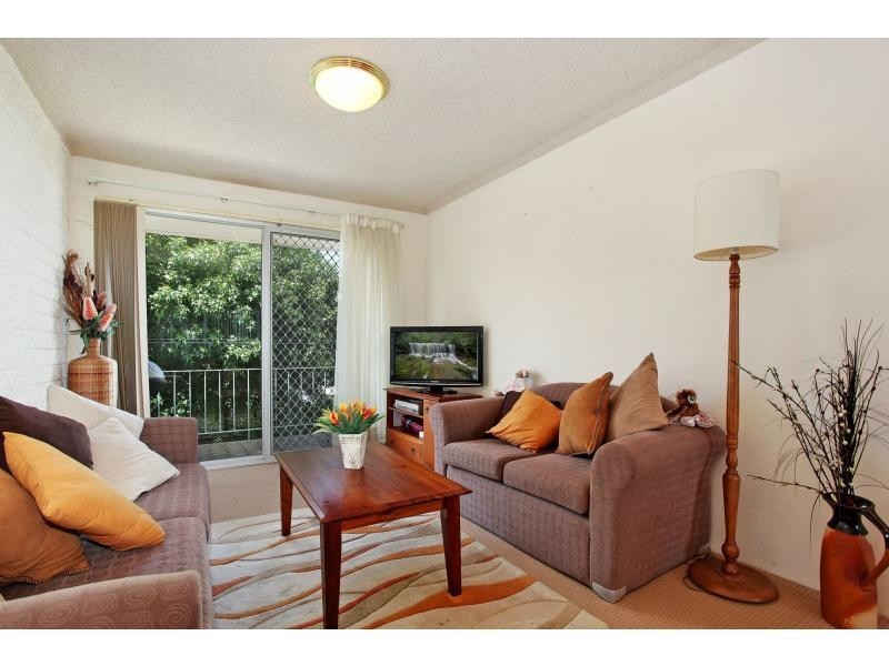 82 Maitland Street, Stockton NSW 2295