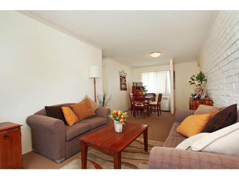 82 Maitland Street, Stockton NSW 2295