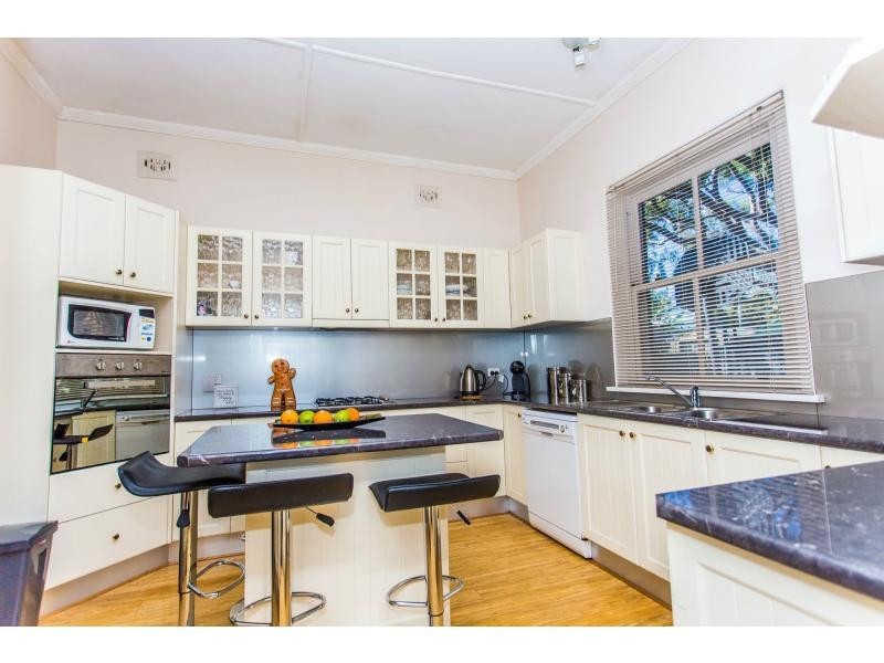 25 Queen Street, Stockton NSW 2295