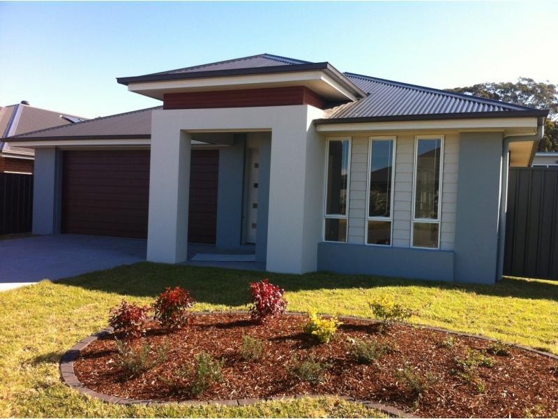 11 Providence Avenue, Fern Bay NSW 2295