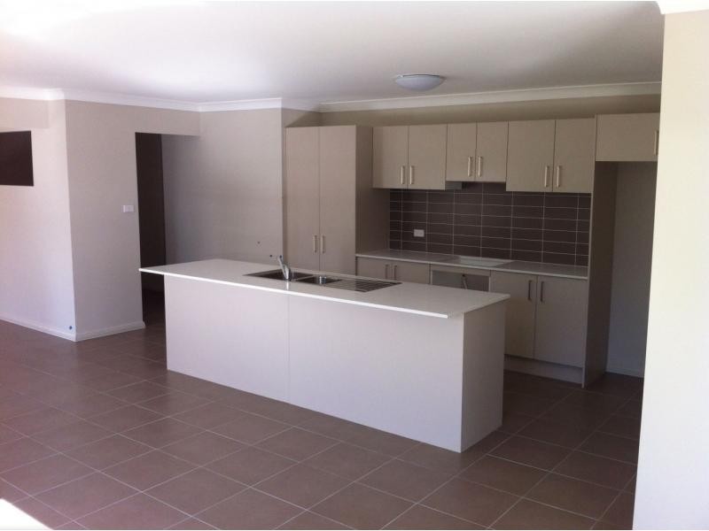 11 Providence Avenue, Fern Bay NSW 2295