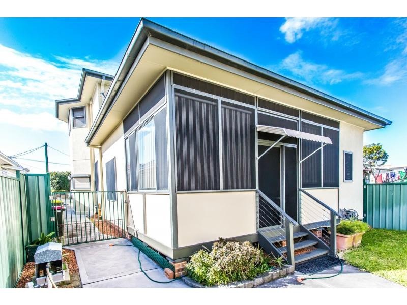 23 Roxburgh Street, Stockton NSW 2295