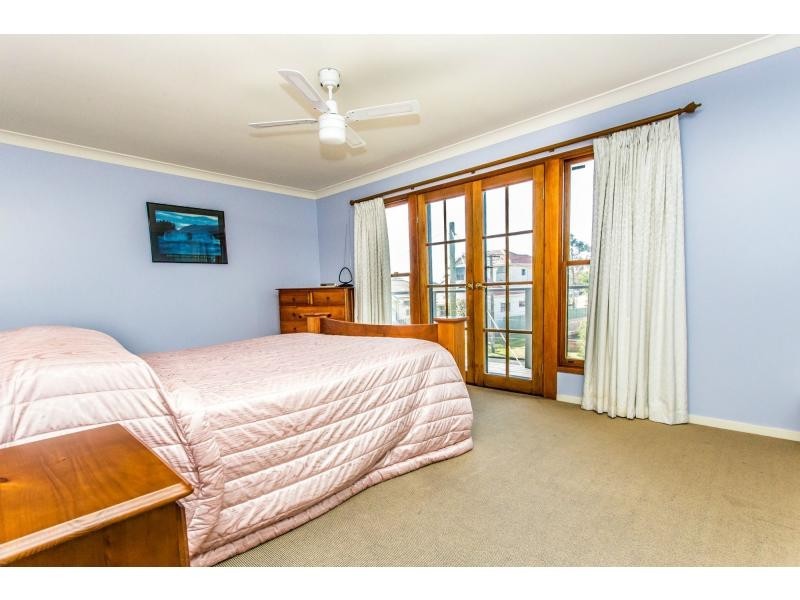 23 Roxburgh Street, Stockton NSW 2295