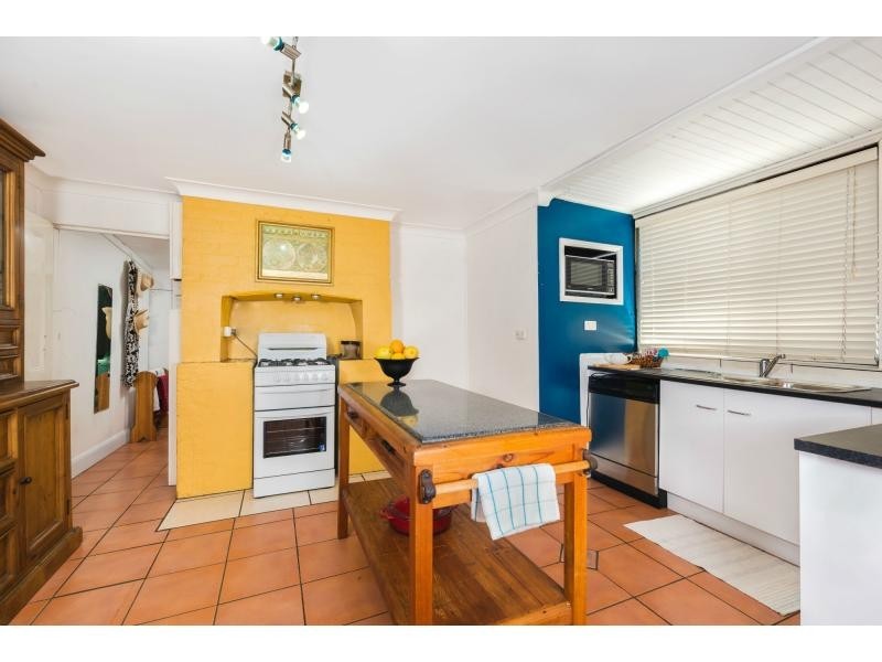 103 Roxburgh Street, Stockton NSW 2295