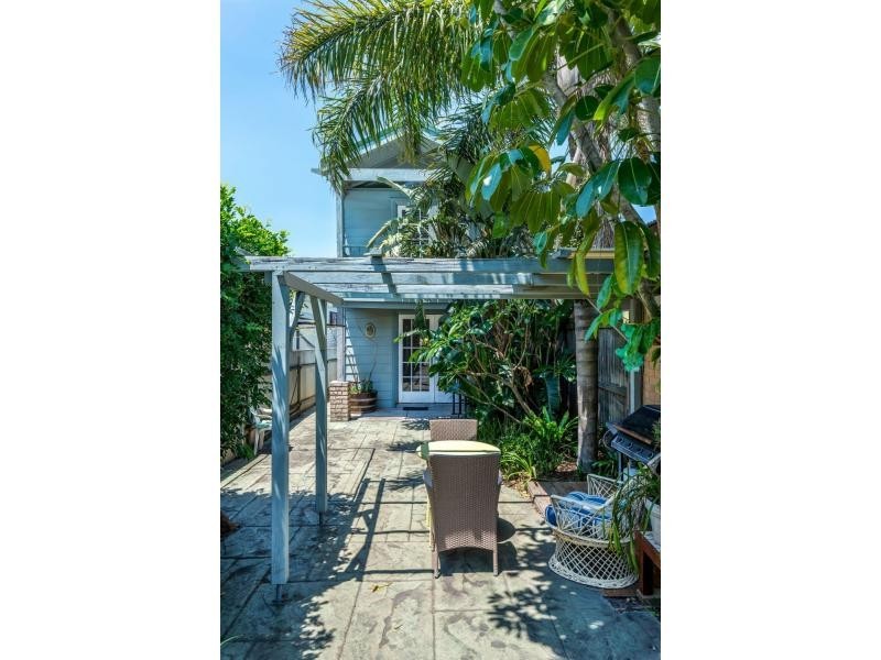 103 Roxburgh Street, Stockton NSW 2295