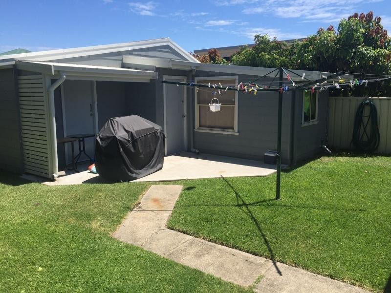 9 Roxburgh Street, Stockton NSW 2295