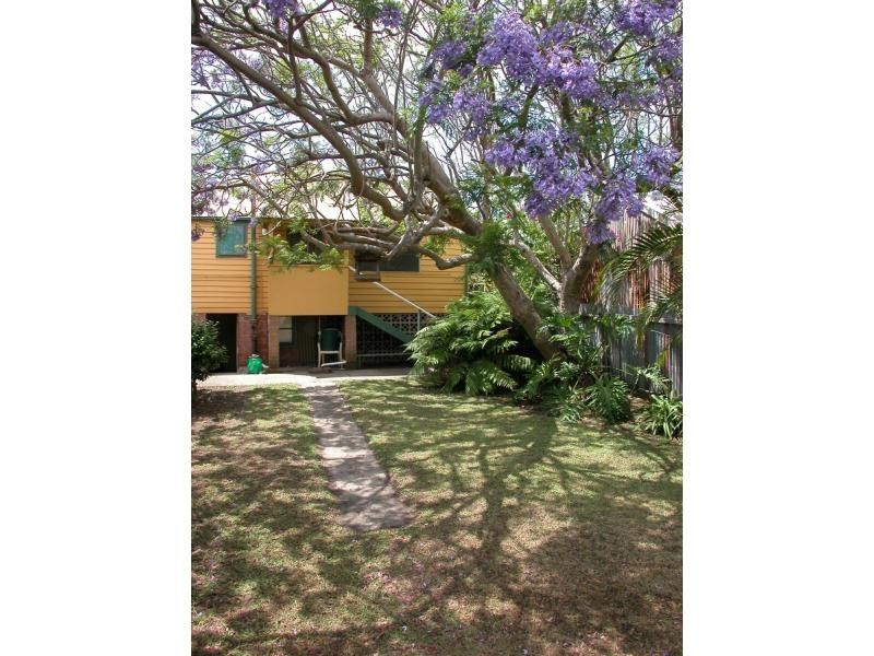 37 Roxburgh Street, Stockton NSW 2295