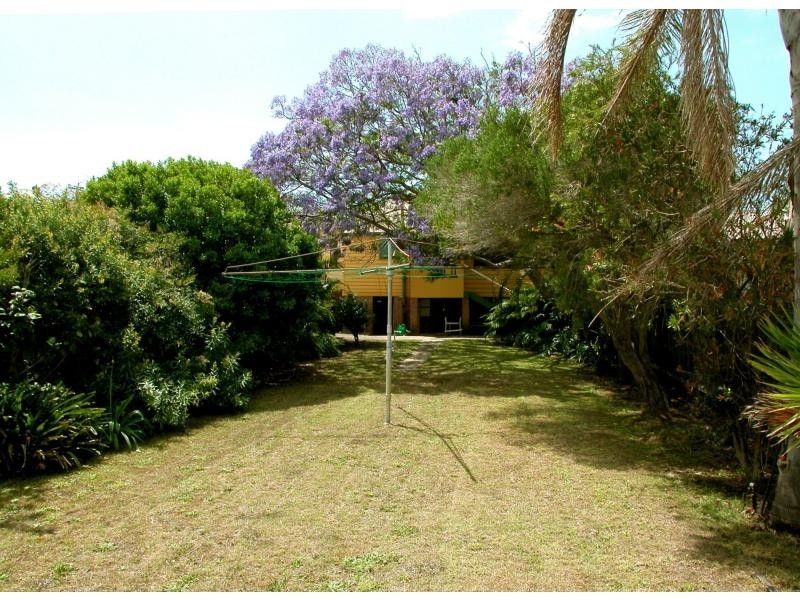 37 Roxburgh Street, Stockton NSW 2295