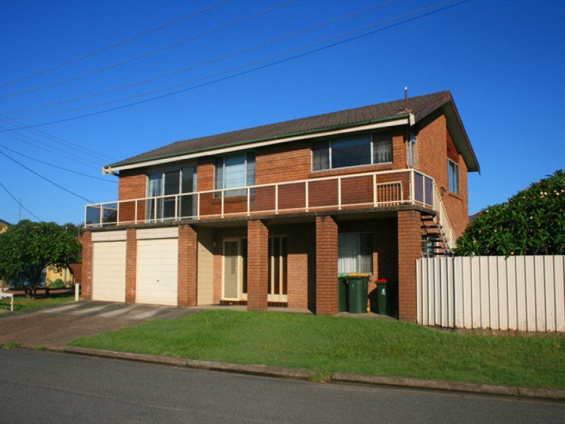 2 Maitland Street, Stockton NSW 2295